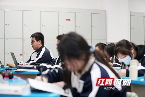 图片故事丨那个“别人家的孩子”，来了！长沙一中李哲锦，下一站牛津！