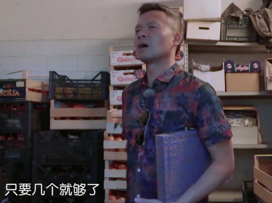 拿東西不計(jì)后果,結(jié)賬時(shí)往后躲,《中餐廳3》這位素人廚師不簡(jiǎn)單