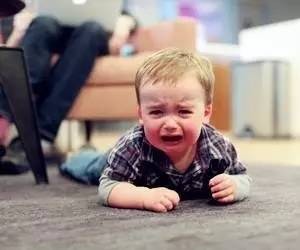 挂针|当妈后一天崩溃50次,带孩子有多累,谁带谁知道