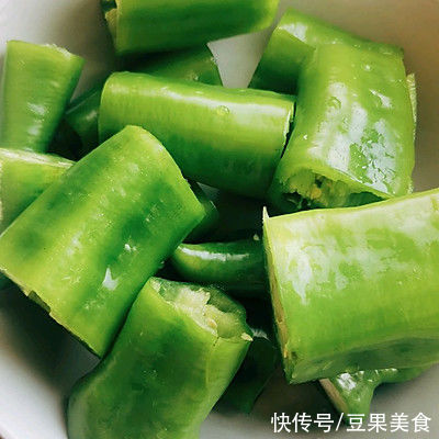 青椒|虎年大吉！下饭极品！肉末虎皮椒