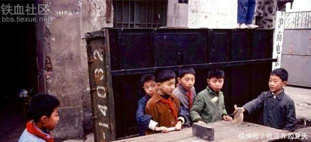 老照片|70年代老照片，满满的回忆，最后一张估计现在的小孩都没见过