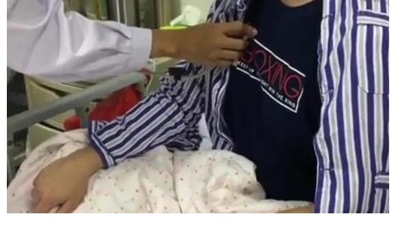 肌肉|俩肌肉小伙健身房PK，次日尿液呈酱油色，练出了肌肉溶解症