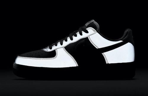 今早 9 点爆竹、小麦 Dunk 你抢到哪双？11 点还有鞭炮 Dunk ！