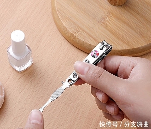 做美甲的步骤是怎么样的?