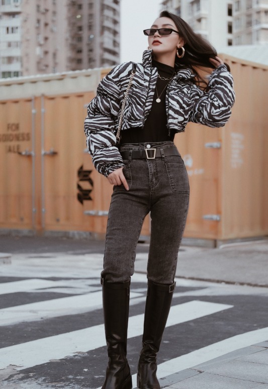 小姐姐|羽绒服怎么穿才时髦?建议“越短越好”,160cm小个子有救了