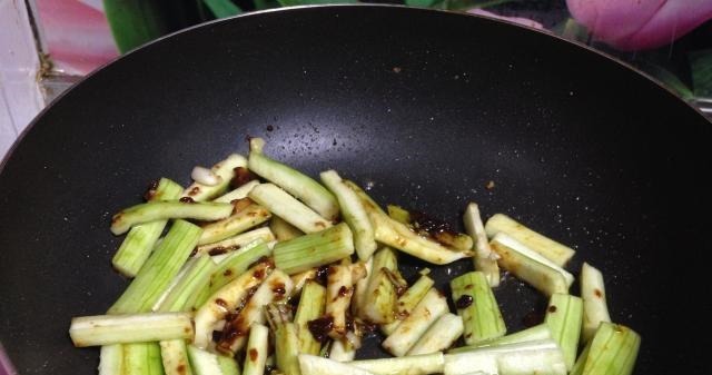 丝瓜炒鸡蛋里加点它,比肉还好吃,大人孩子都喜欢,超简单零失败