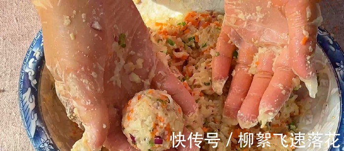 炸萝卜丸子,最忌放淀粉和面粉了,大厨教你一招,酥脆焦香不回软!
