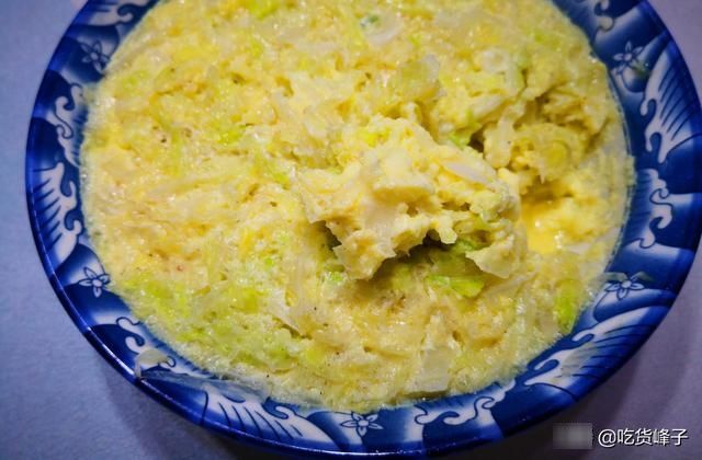 回老家蹭饭，晒丈母娘做的菜炸圈了，网友：这才是正宗农家菜