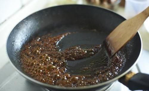 怎样炒糖色才不老、不嫩、不甜、不苦又能上色？