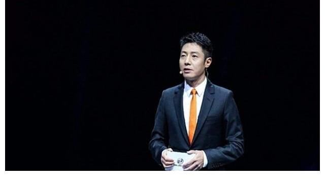 2022央视主持人大赛官宣，撒贝宁朱广权送上祝福，董卿为何不出席