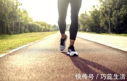 运动|无氧运动1小时，和一天步行2万步，哪个锻炼效果更好？