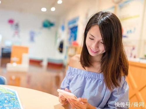 老同学|老同学聚会,早生孩子的和晚生孩子的区别是大不相同的!