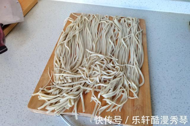 全家|早餐变个花样，一人一盘、一杯自制饮料，全家都吃香了