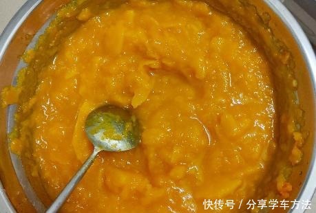  早餐饼我从不用面粉做，软糯香甜味道好，孩子常吃还保护眼睛