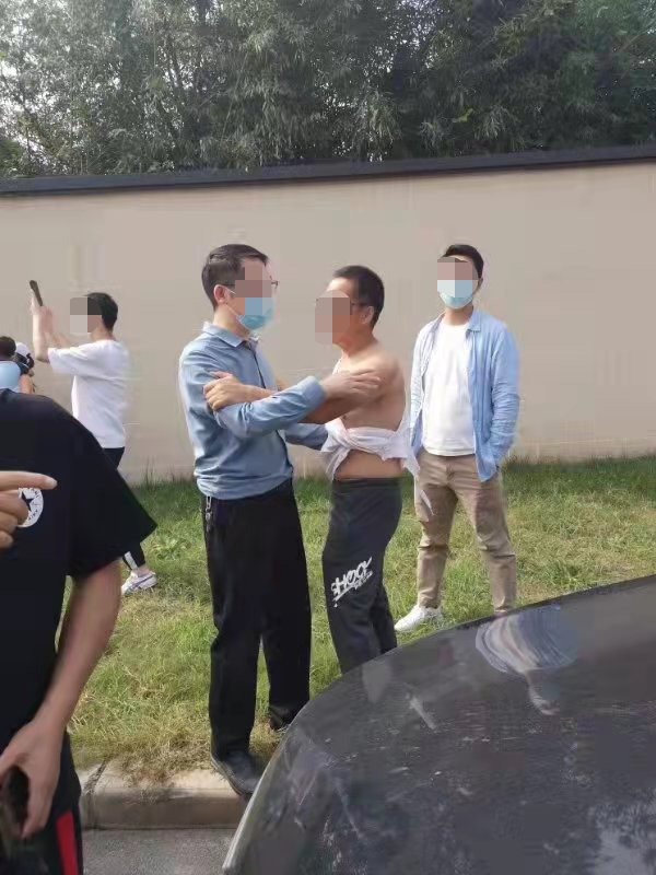 交付|楼市黄金眼丨黄金周第一天,融创运河源售楼部因业主维权关停