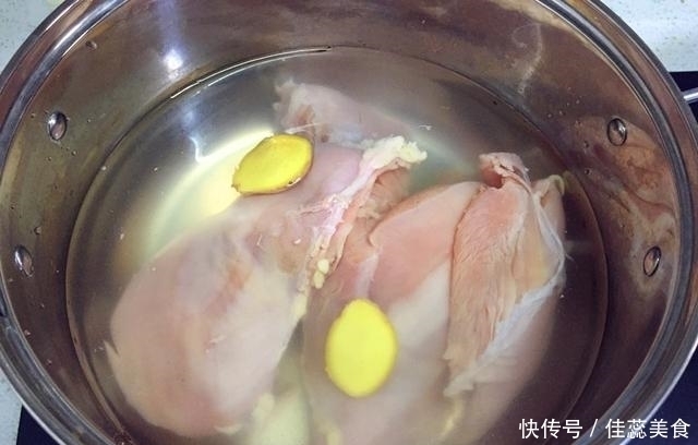 鸡胸最好的吃法,三两下拌一盘,绝好的下酒菜,比红烧肉还馋人