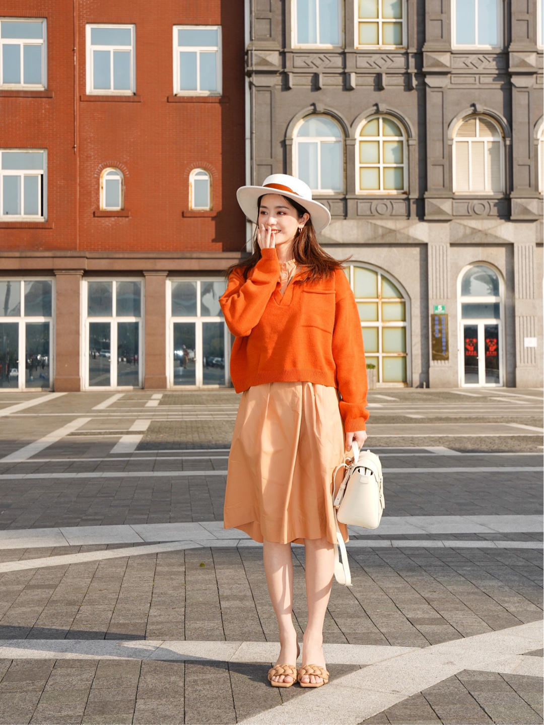 半身裙 怎么穿出毛衣的精髓?看看这些搭配造型,简约日常又显气质