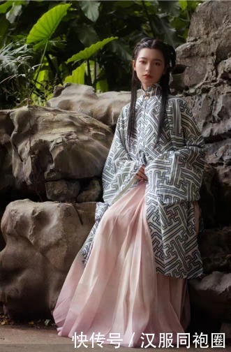 霞帔|雍容华贵的明制汉服的特点是什么,你知道吗?