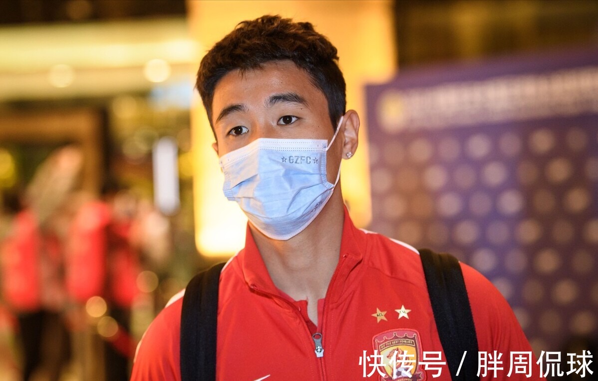中国足球|患难见真情!韦世豪深夜发文感动球迷,广州队的归化脸红吗?