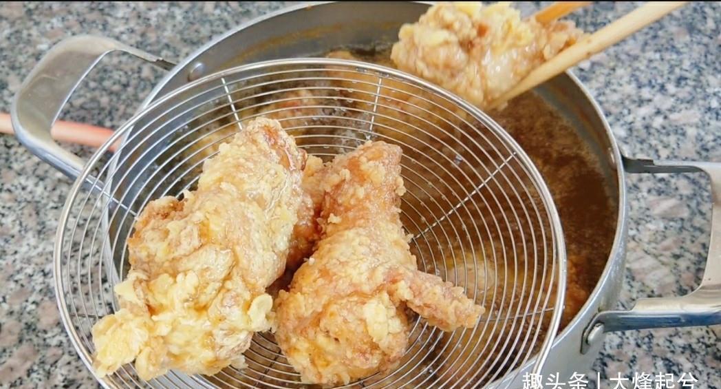 炸鸡粉|不用面包糠，不用炸鸡粉，教你炸鸡腿简单好吃的做法，一看就会
