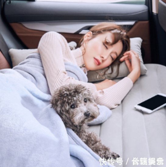 占地|建议每个家庭“双人床”换掉学有钱人这样式,经济实用不占地