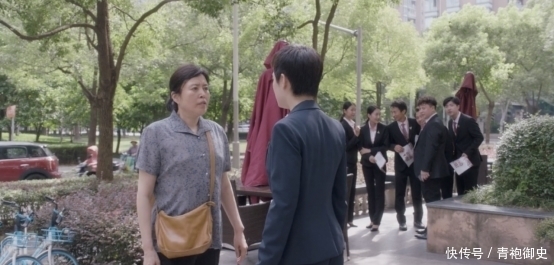 父母|女儿控诉父母让自己养弟弟,父母回复:“你就是一个白眼狼”