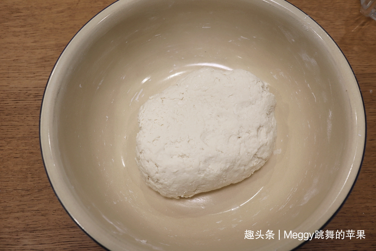 中筋面粉|3种口味的家常饼,外皮酥香柔软多层,切一刀卷一卷就这么简单