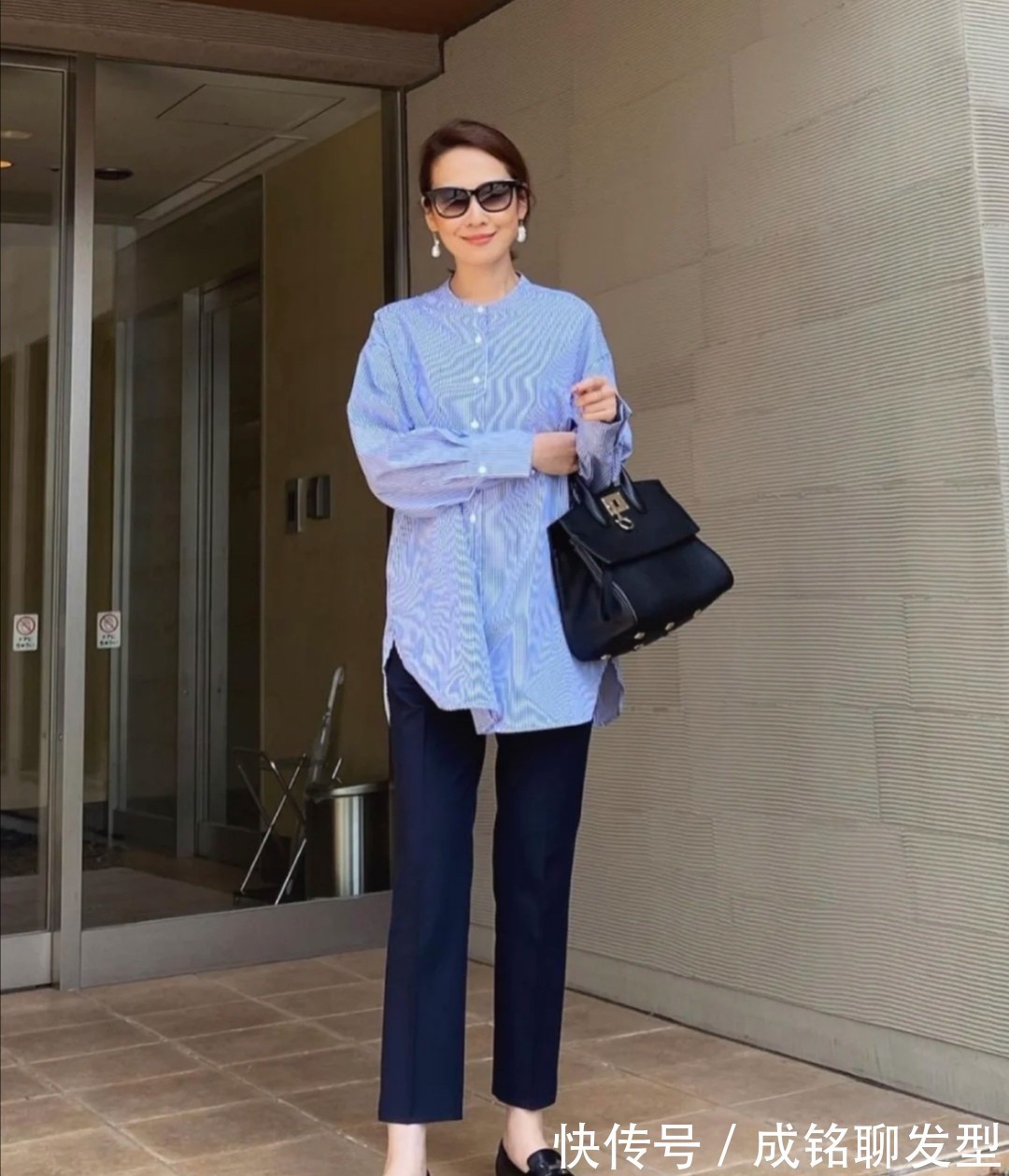 紧身裤 这才是适合50+女性的打扮!简单时尚不扮嫩,优雅老去才是自然