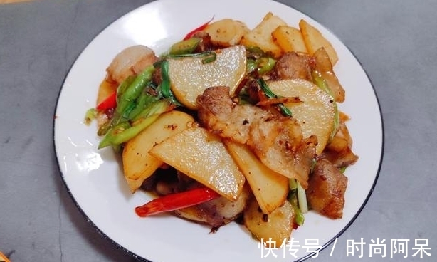 餐具|成都一家三口的晚餐，走红朋友圈，网友：餐具比菜养眼