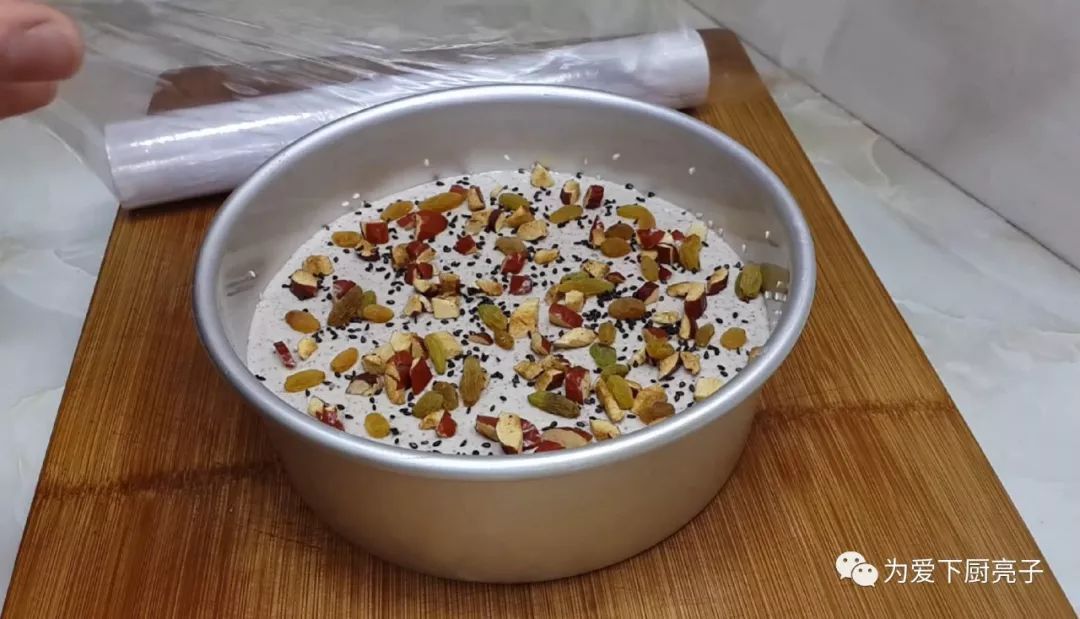 红豆|我家大米从不蒸米饭，加2个鸡蛋，不用烤不用蒸，出锅孩子抢着吃