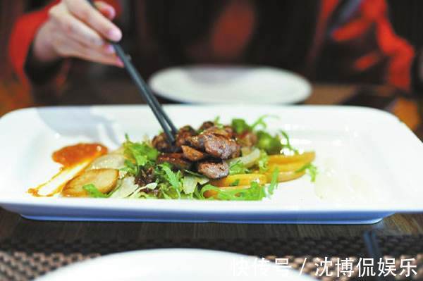 海鲜类|隔夜菜不一定致癌，营养师 除了这个五种不能隔夜，别的放心吃