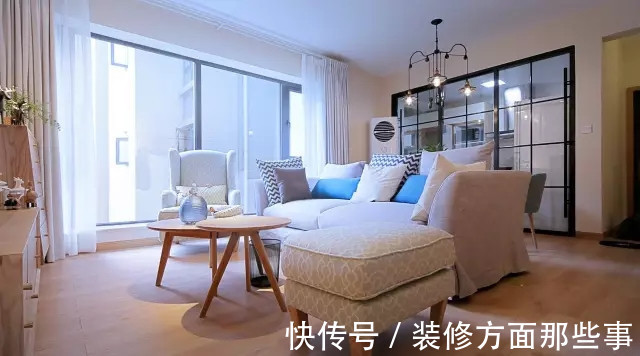 二居室|85平北欧风二居室,轨道灯、落地窗让客厅透亮显得十分舒适