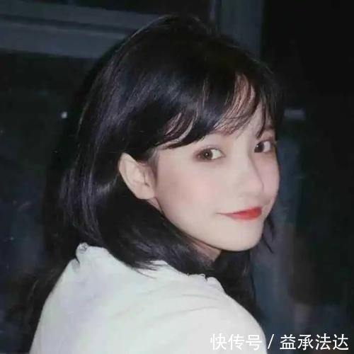 女生睡醒时若有这“3行为”,八成会越长越“精致”,全占男神倒追你