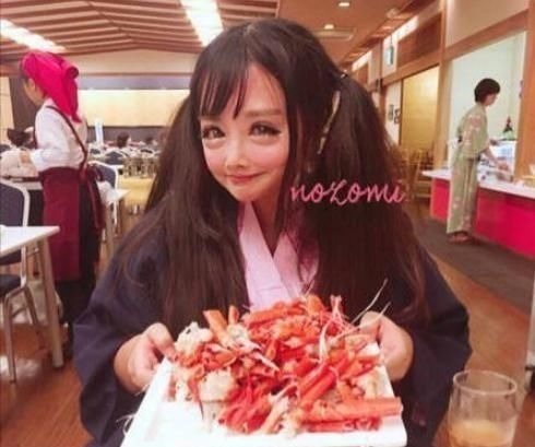 小新|当二次元设定出现在现实,头部骨骼成研究对象,大眼让人害怕