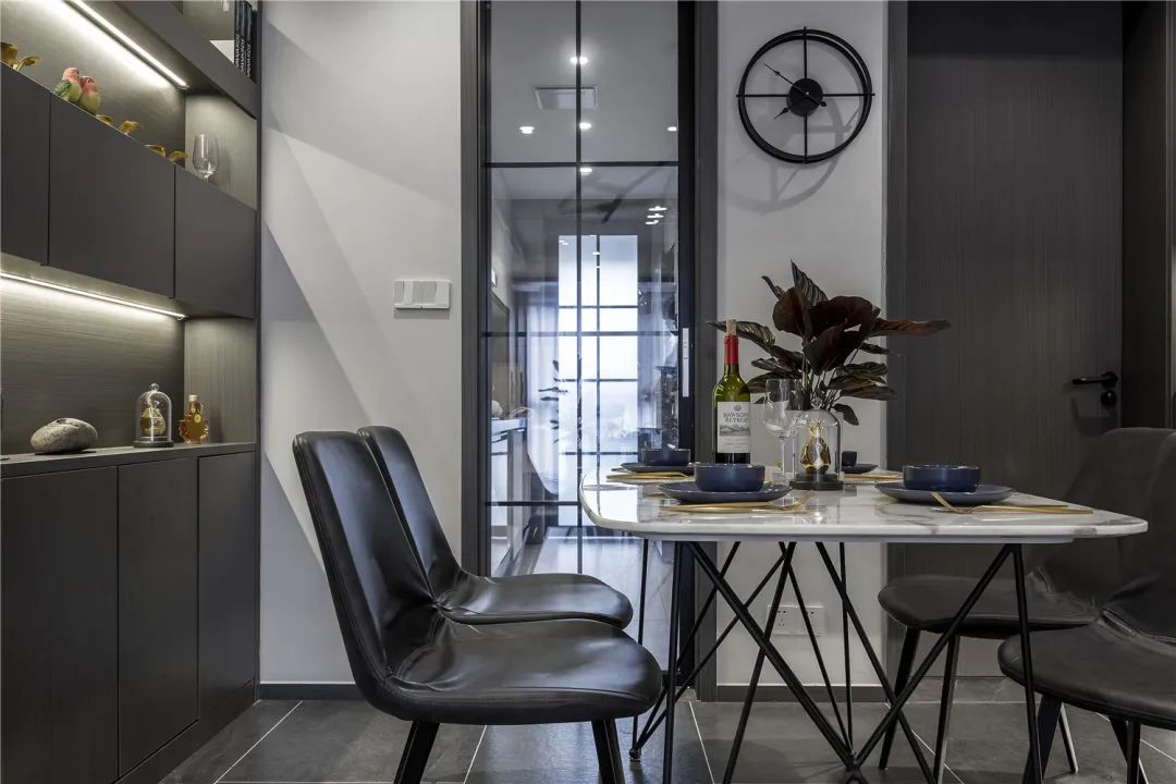 灰+绿植|103㎡现代简约，高级灰+绿植点缀，营造低调舒适的档次