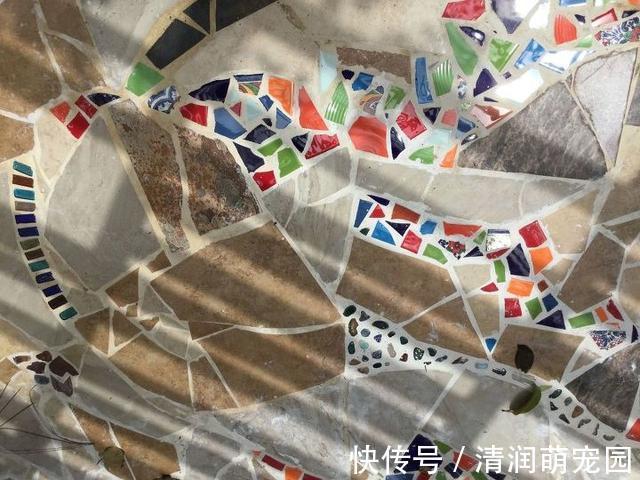 院子|邻居攒了一麻袋的碎瓷砖,倒在院子里一块一块的铺,成品防滑漂亮