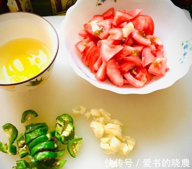 面条|西红柿鸡蛋拌面,一款简单美味的家常拌面,极易上手!