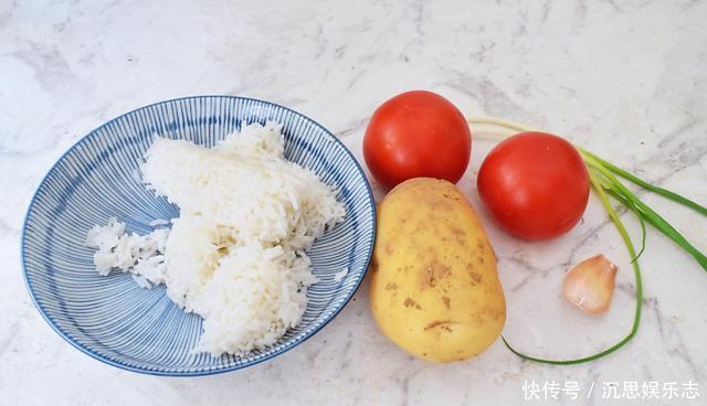  冰箱里面|剩米饭别总炒鸡蛋，不要丢，换个花样做好吃不止一点点