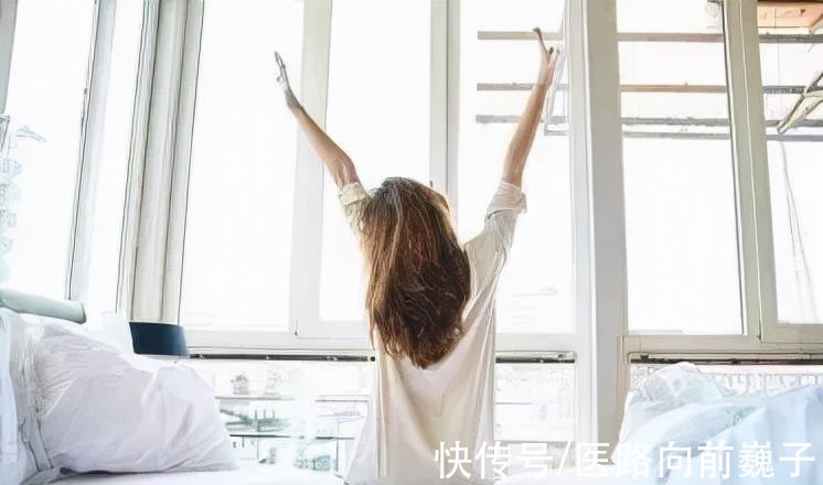 不良习惯|45岁男子血液粘如粥，深夜脑梗离世！原因竟然是长期吃这种食物