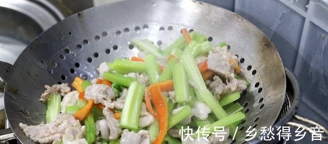 红干椒|冬天多吃芹菜身体好,分享5种芹菜做法,清爽解腻,孩子不挑食!