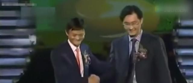 共享单车|阿里腾讯世纪大和解?至少影响10亿人!