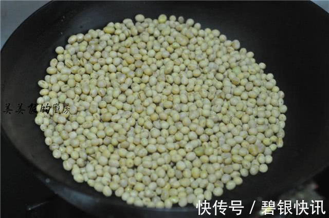 糯米|包子馒头太麻烦,我最爱吃此物,5分钟上桌,喷香热乎超过瘾