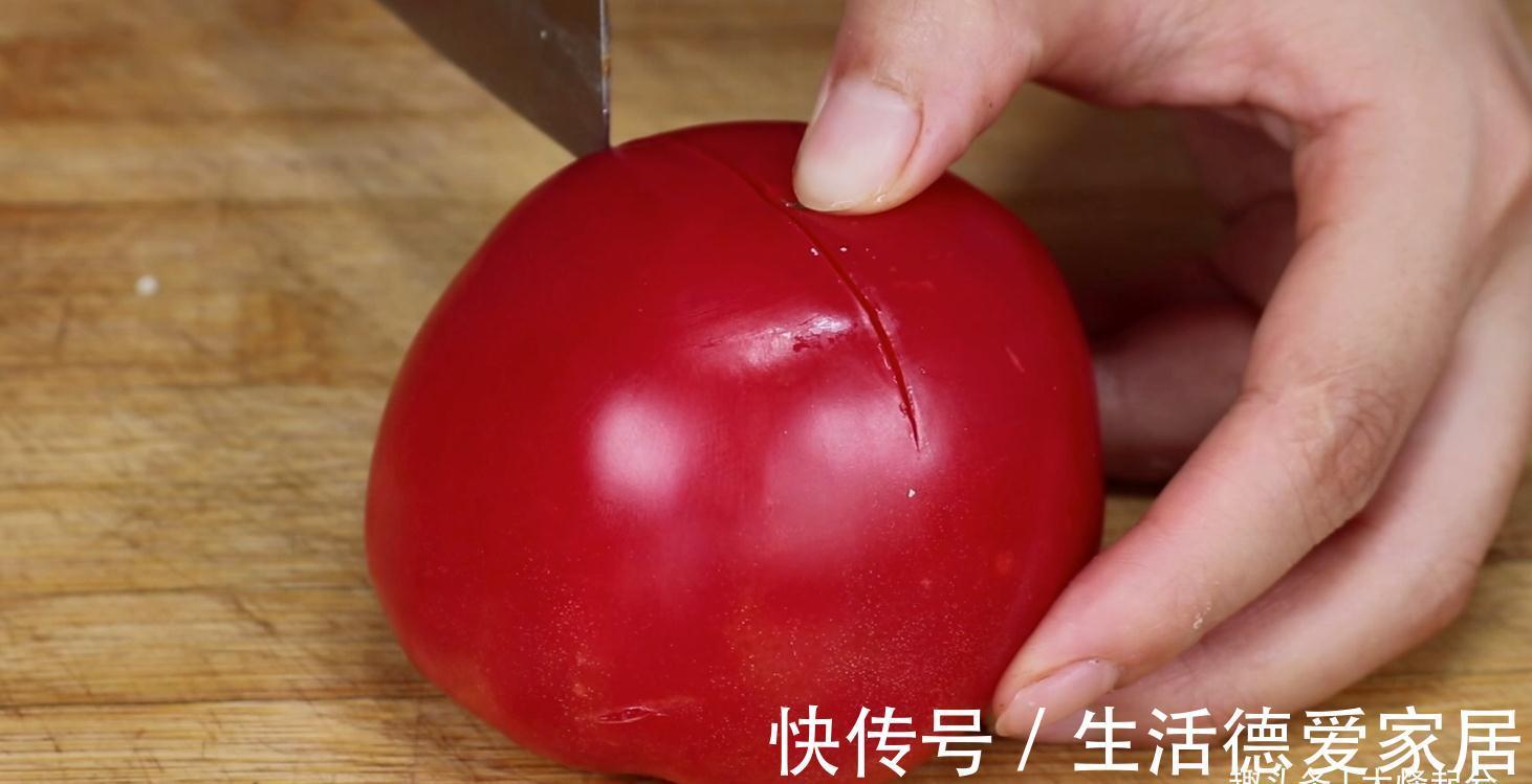 西红柿去皮，最忌开水烫，费时费力，教你2招，简单又实用