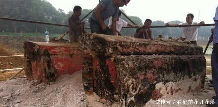 和慈禧|李莲英墓被挖掘，珍宝满地，还挖出光绪的扳指，和慈禧钻石戒指