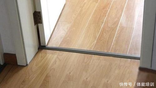 积水|越来越多人卫生间不装门槛石了，他们更爱这样设计，不得不说聪明！