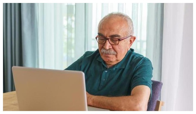 中老年人|男性如果过了50岁,这4件事还能做到,可能身体素质还不错