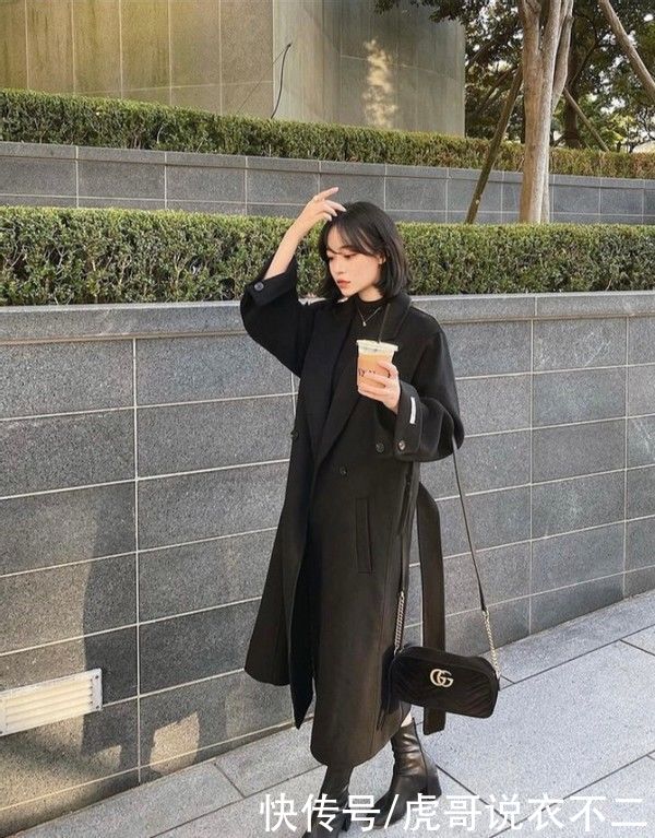 熟龄女人别穿太“老气”，优雅又大气的穿搭更适合你，耐看又高级