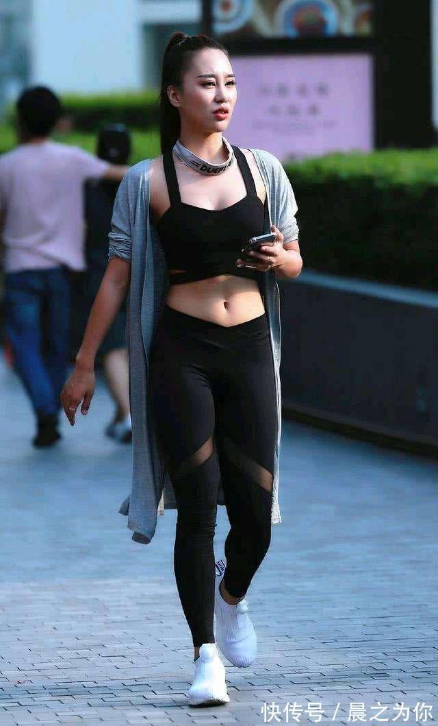 小脚裤型 紧身打底裤,更好的展现你的身材,展现英风复古和非常纤细的长腿