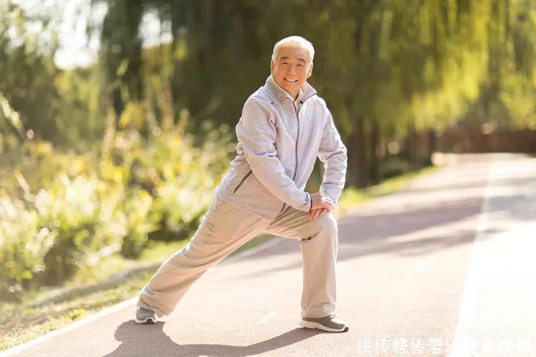 膝盖|夫妻双双手术换掉膝盖!罪魁祸首竟是坚持10年的“好习惯”!