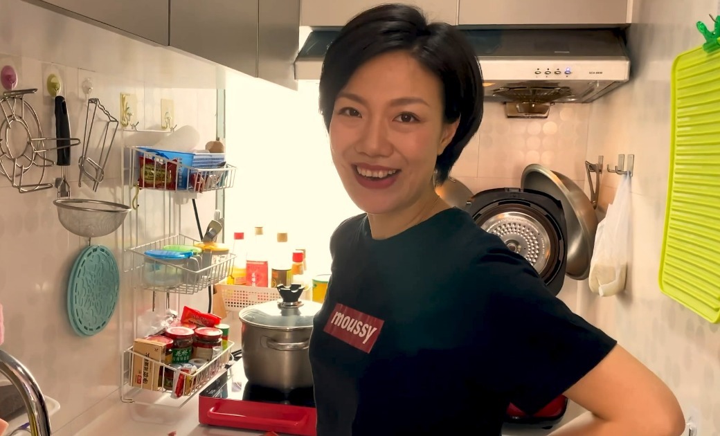 龍婷|最慘的《星光大道》冠軍:央視春晚壓軸登臺,一年后卻在街頭賣唱